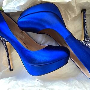 Beautiful Royal Blue dazzling pumps